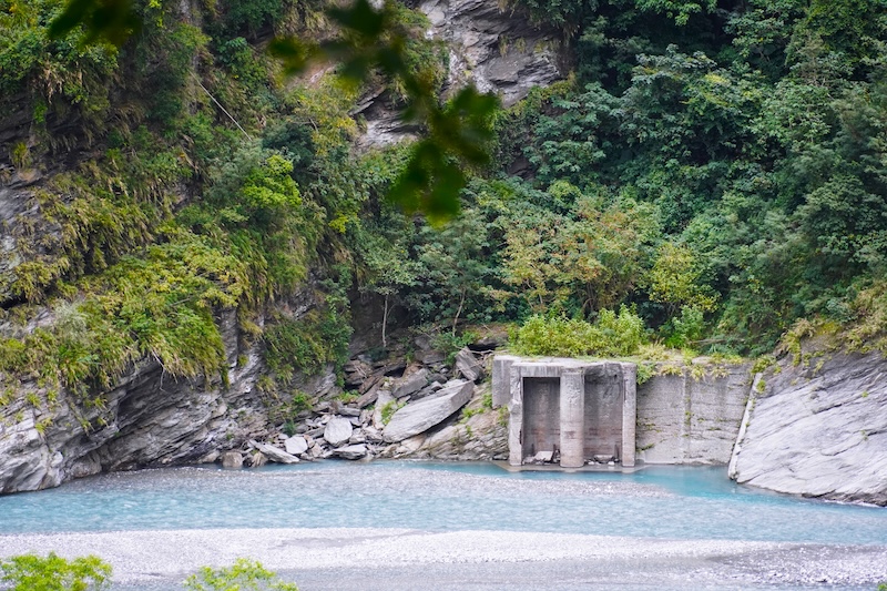 由臺北表演藝術中心主辦，「捻．念．：銅門部落山野之旅」途中一景。（圖／兒路創作藝術工寮，攝影／陳意晴）