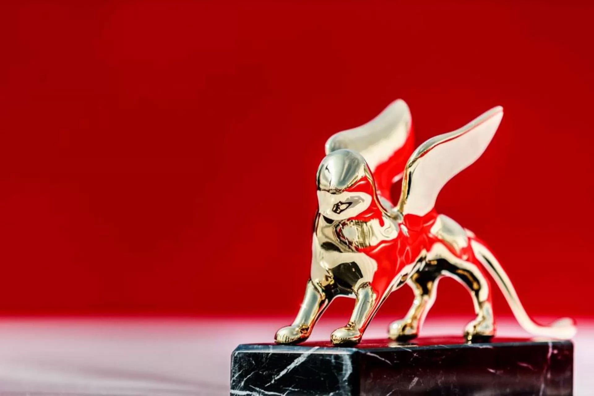 威尼斯影展最高榮譽「金獅獎」獎座。（圖片來源：威尼斯雙年展官方網站）