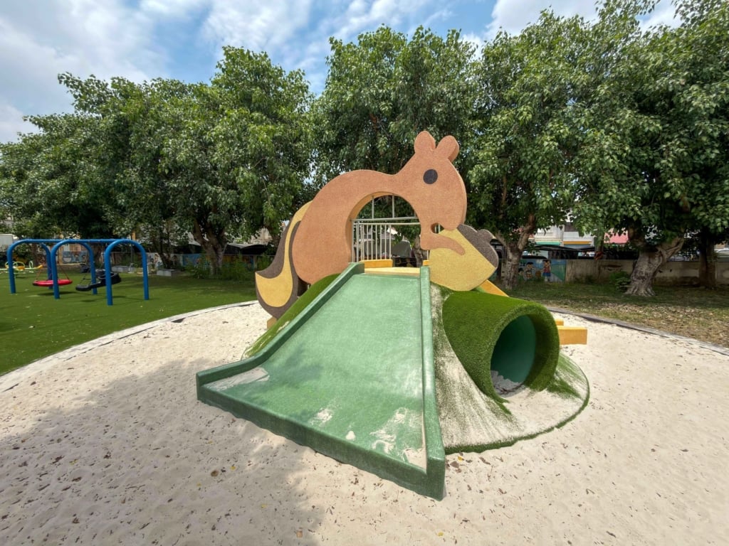 【特色公園】嘉義縣義竹國小附設遊戲場開放，樹屋、松鼠陪學童探索冒險