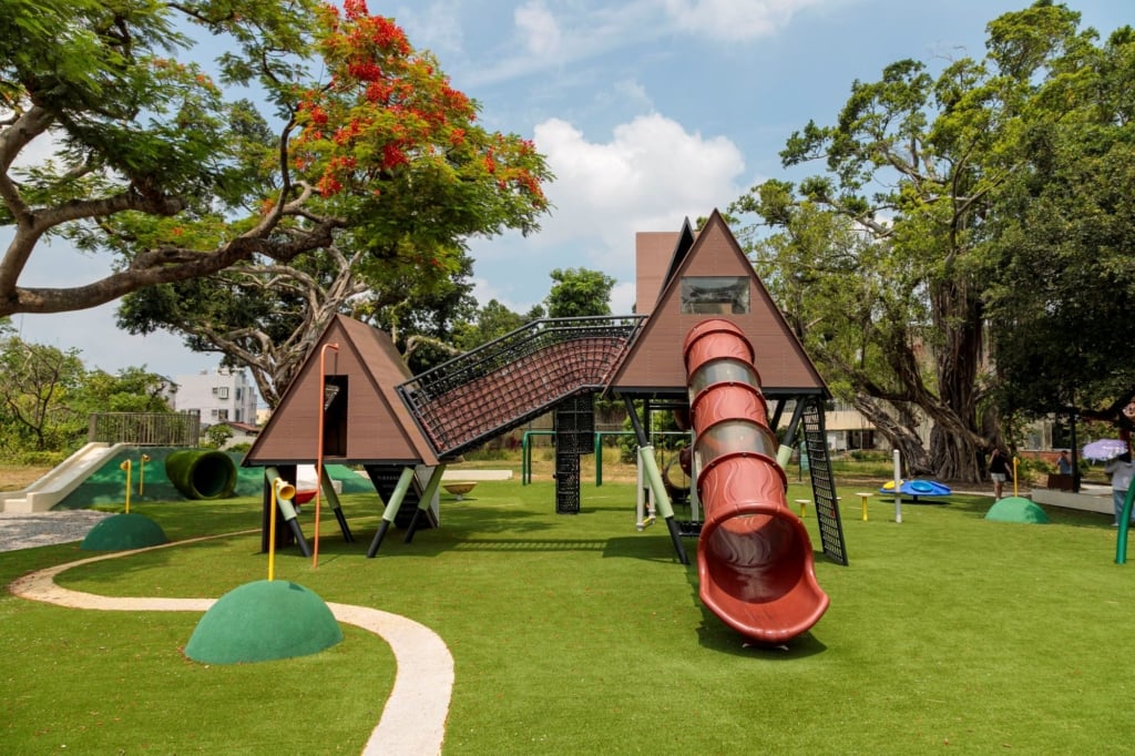 【特色公園】嘉義縣義竹國小附設遊戲場開放，樹屋、松鼠陪學童探索冒險