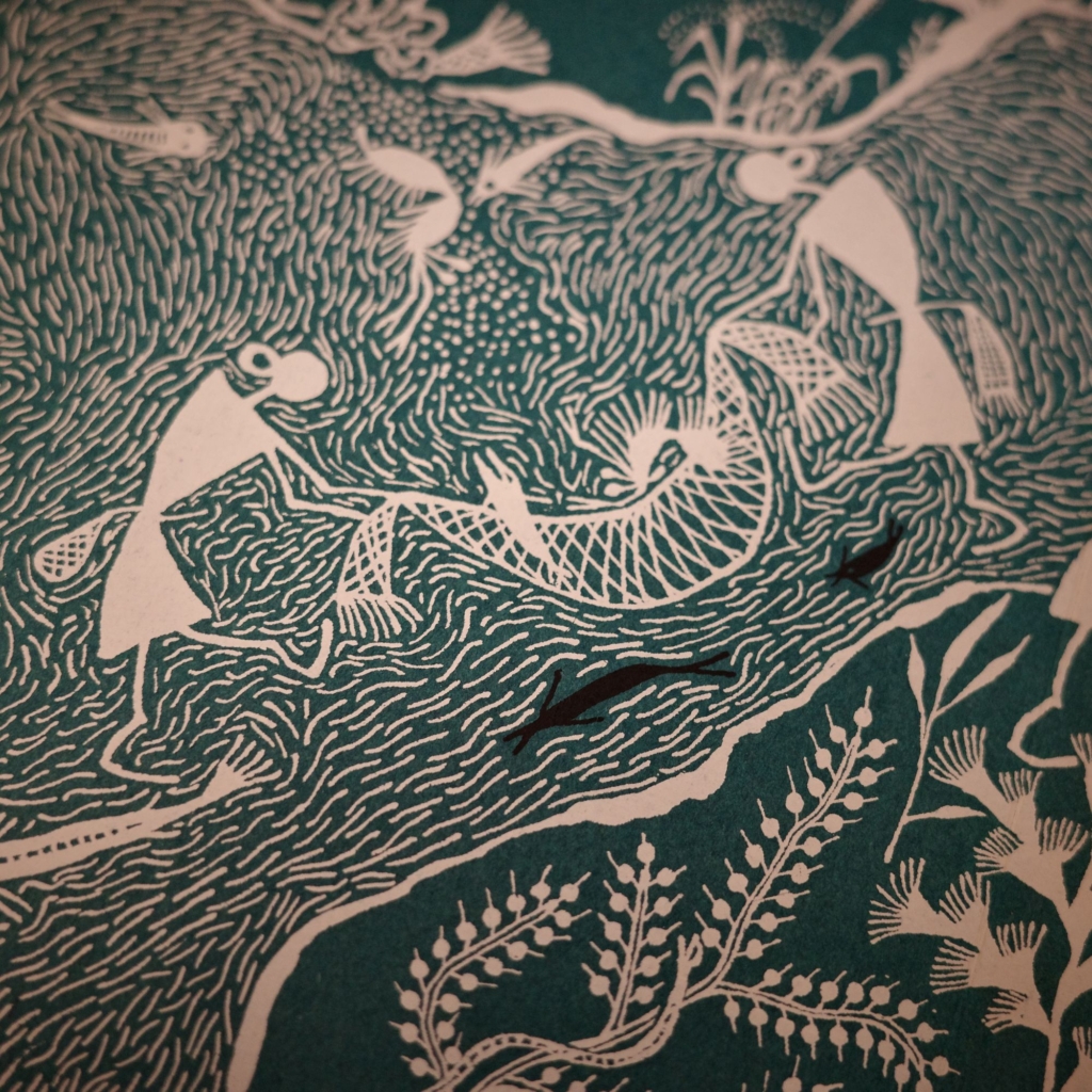相｜運用在《The deep》的幾何圖塊、農耕狩獵敘事。（《The deep》局部，筆者攝影）