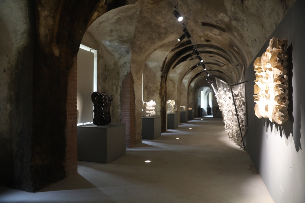 「薛西佛斯的疑惑——徐永旭國際巡迴展」於義大利展覽現場。（藝術家提供）
