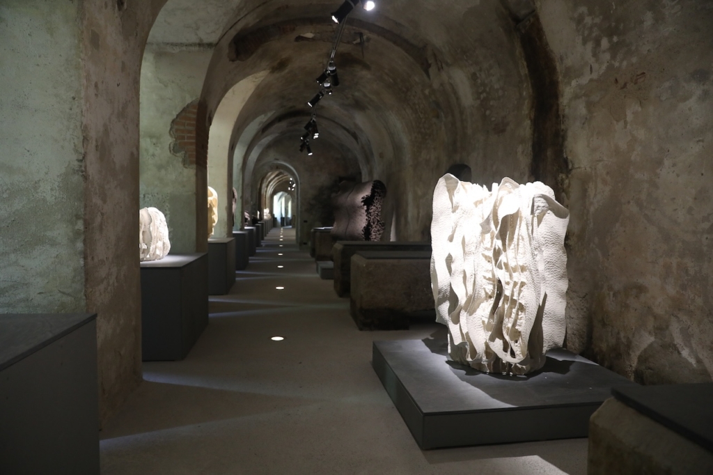 「薛西佛斯的疑惑——徐永旭國際巡迴展」於義大利展覽現場。（藝術家提供）