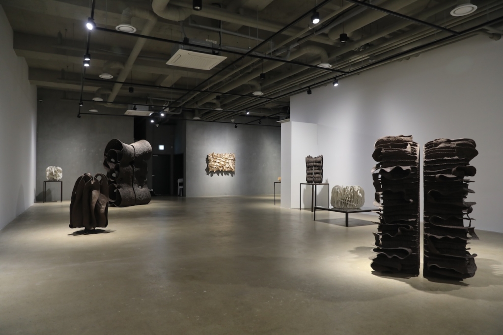 「薛西佛斯的疑惑——徐永旭國際巡迴展」於韓國Art Space 3展出。（藝術家提供）