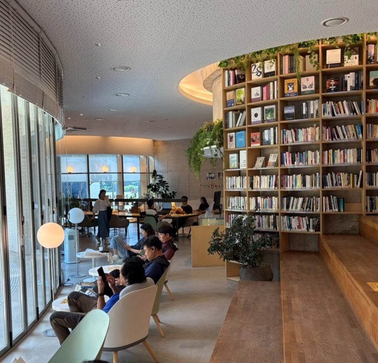 【專欄｜旅行的終點是圖書館】讓有書的地方，成為人們休息之處— 陽川公園Book Shelter