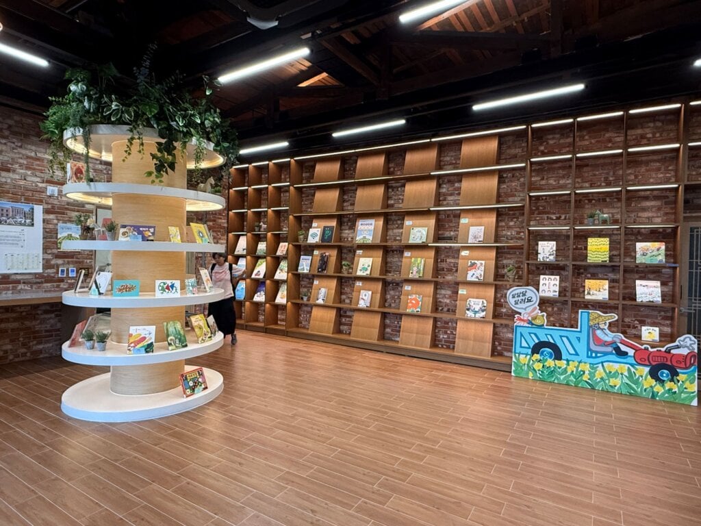 【專欄｜蘇蘇の繪本書店地圖】繪本庭園1937：當近代文化遺產遇上繪本