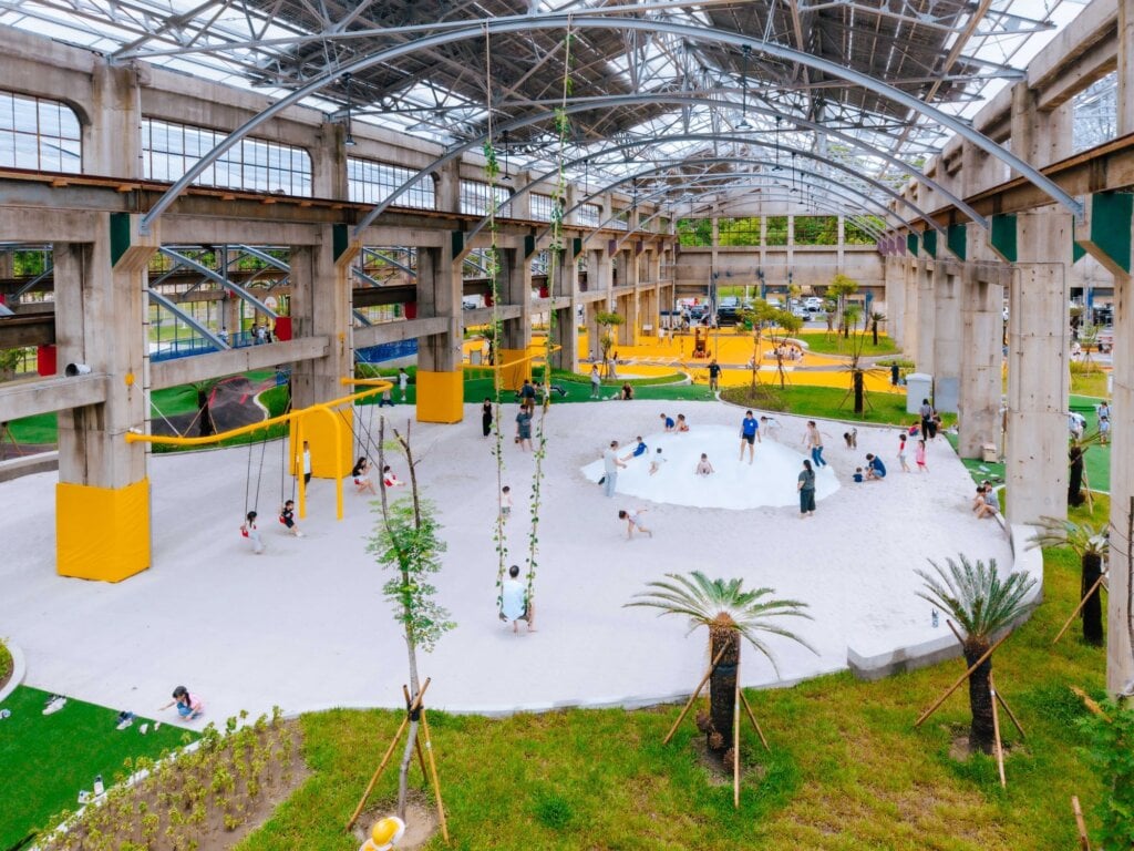 爸媽必收、三代同樂新地標！「高雄親子遊樂園區」鐵道元素融入遊戲體驗 30多項設施 暑假全面免費玩