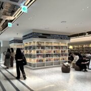 【專欄｜旅行的終點是圖書館】將地下空間翻轉為質感公共財的設計實踐：汝矣島布來登圖書館