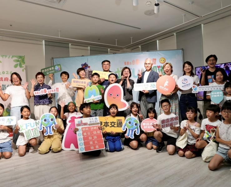 當孩子從凱道一路玩進總統府：扮家家遊戲快閃一日，怎麼成為兒童參與的公共現場