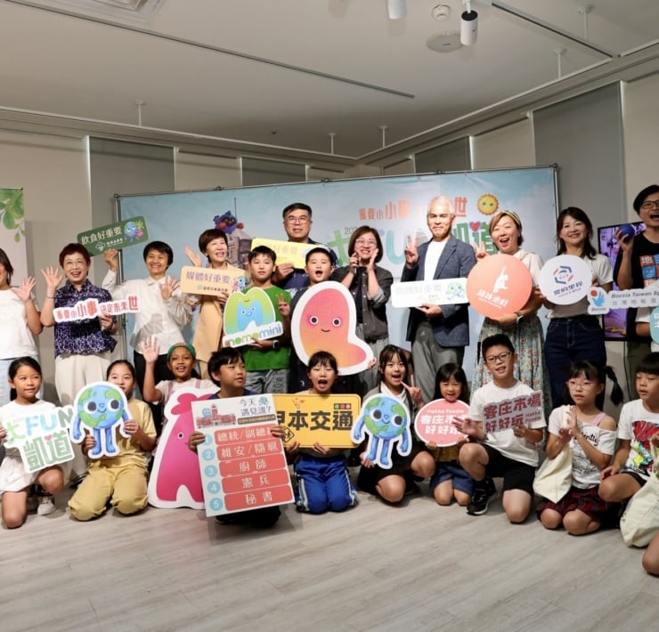 當孩子從凱道一路玩進總統府：扮家家遊戲快閃一日，怎麼成為兒童參與的公共現場