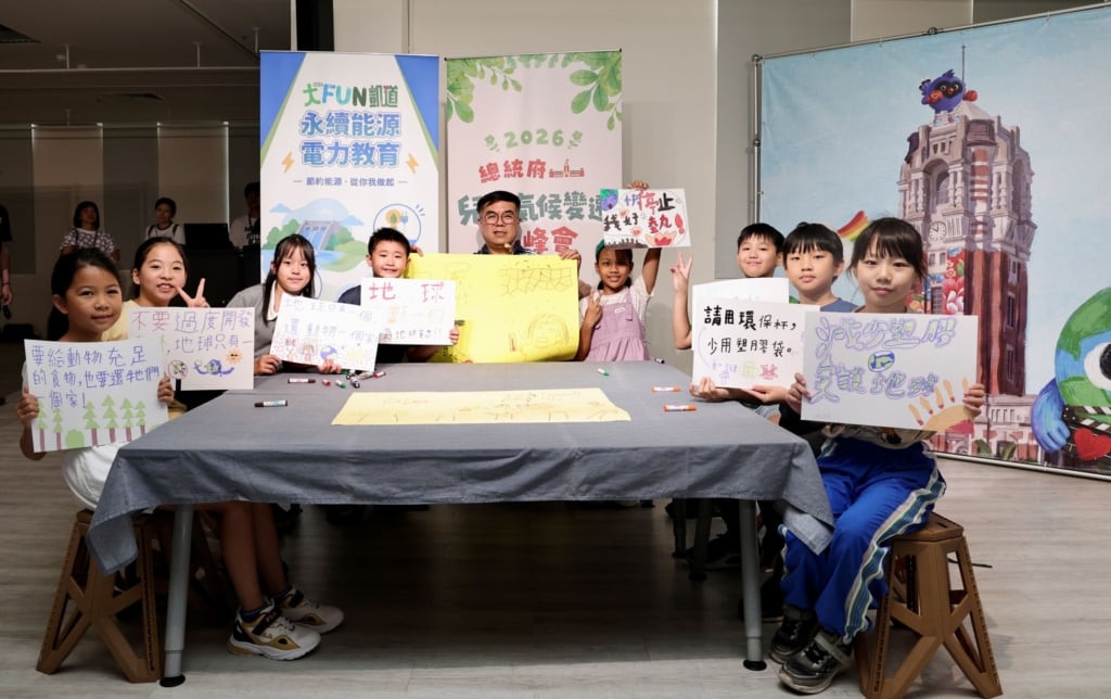 當孩子從凱道一路玩進總統府：扮家家遊戲快閃一日，怎麼成為兒童參與的公共現場