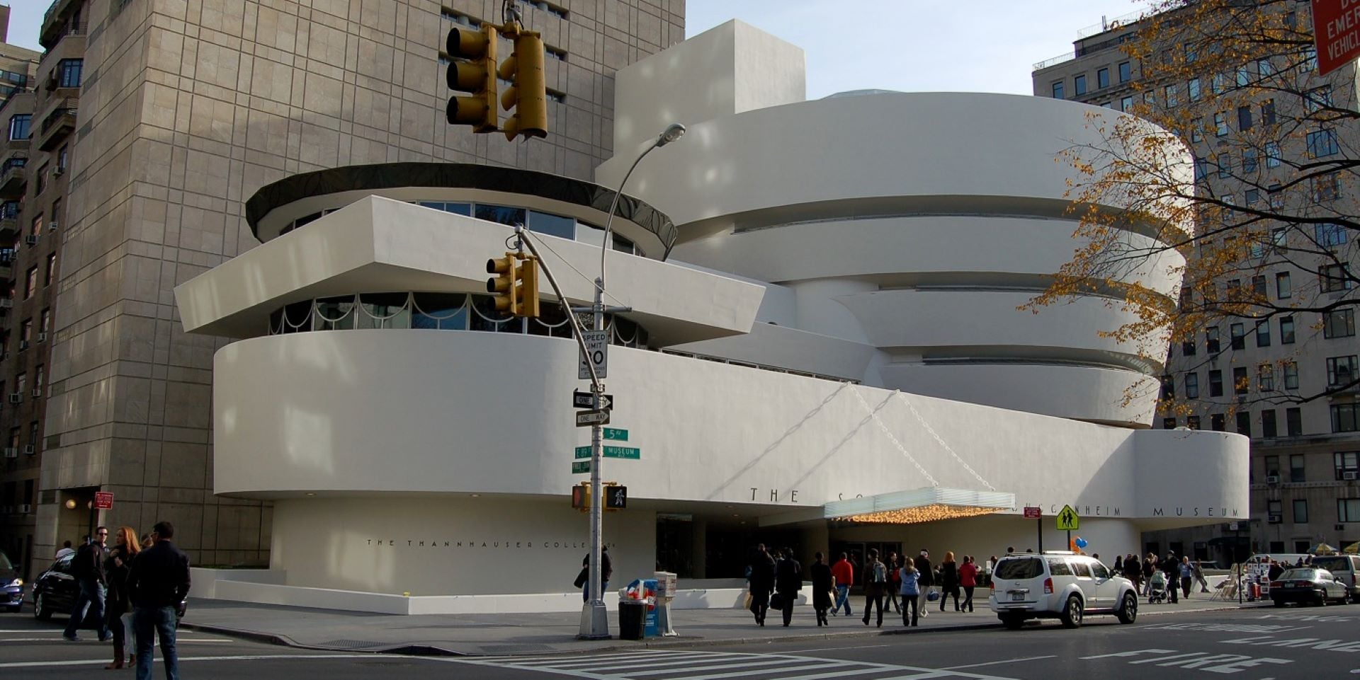 原收藏畢卡索《扶手椅上的女子》的美國古根漢美術館（Guggenheim Museum）。（維基百科）