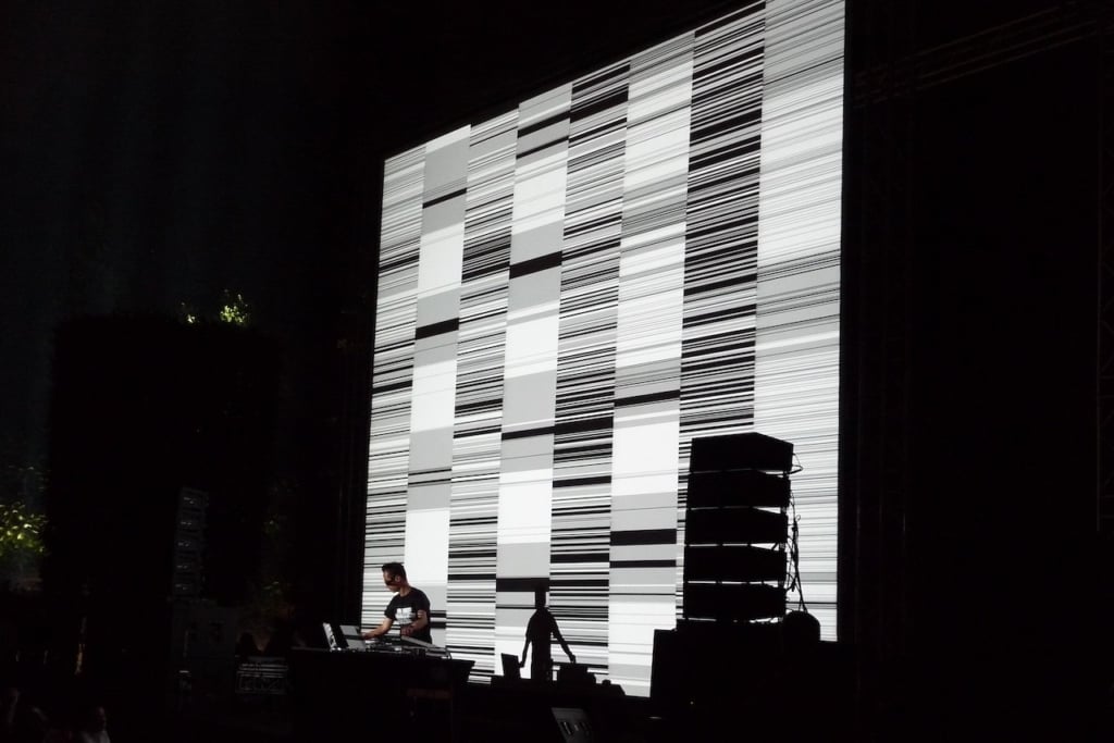 日本藝術家池田亮司於演出現場。（©bonus1up&nbsp;）