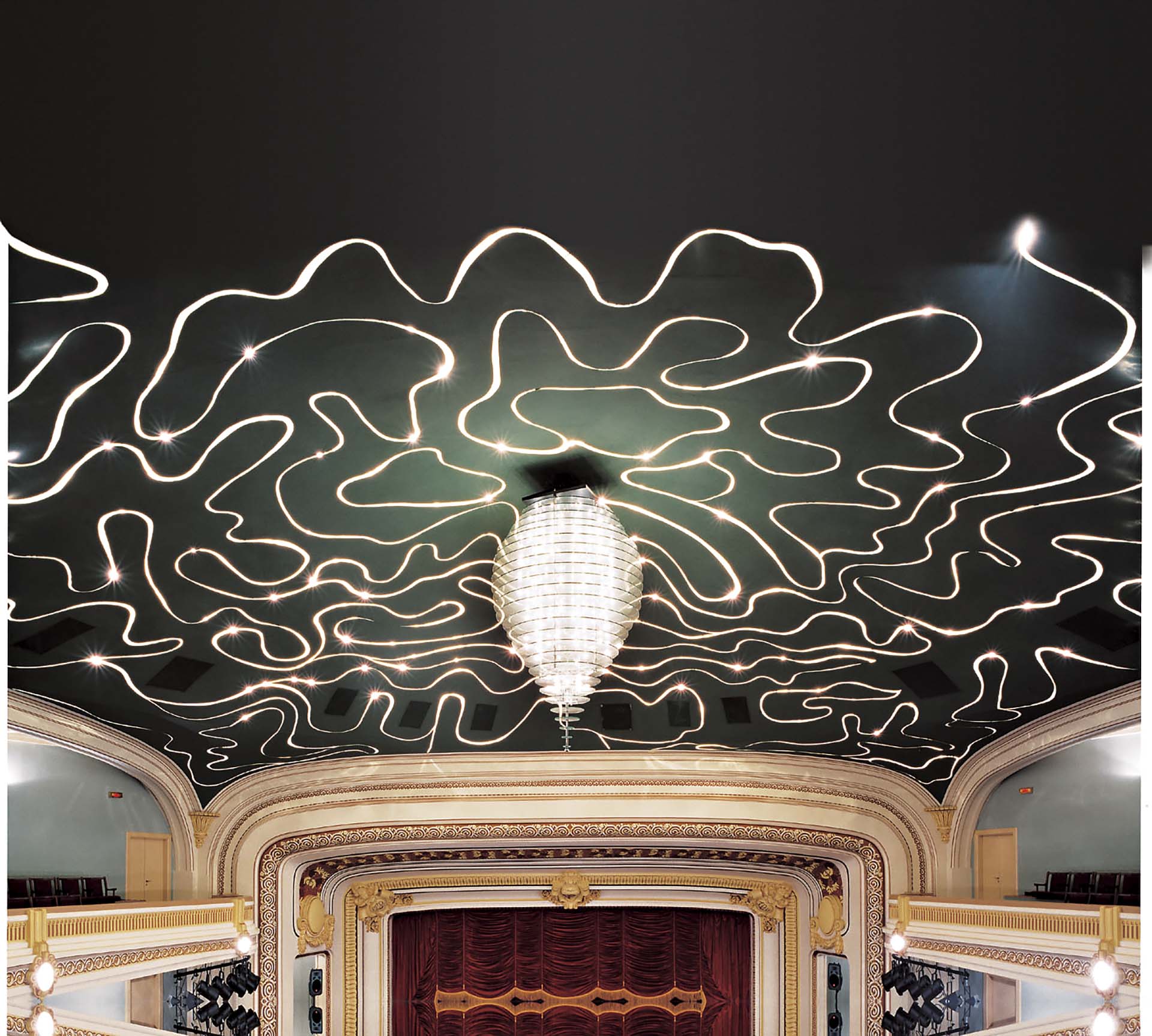 大竹富江作品於聖佩德羅劇院（Teatro São Pedro），里貝朗普雷圖（Ribeirão Preto）。（圖／大竹富江研究所）