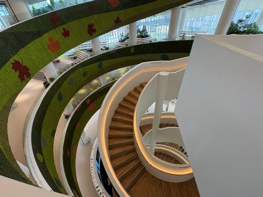 京畿圖書館的螺旋形樓板設計