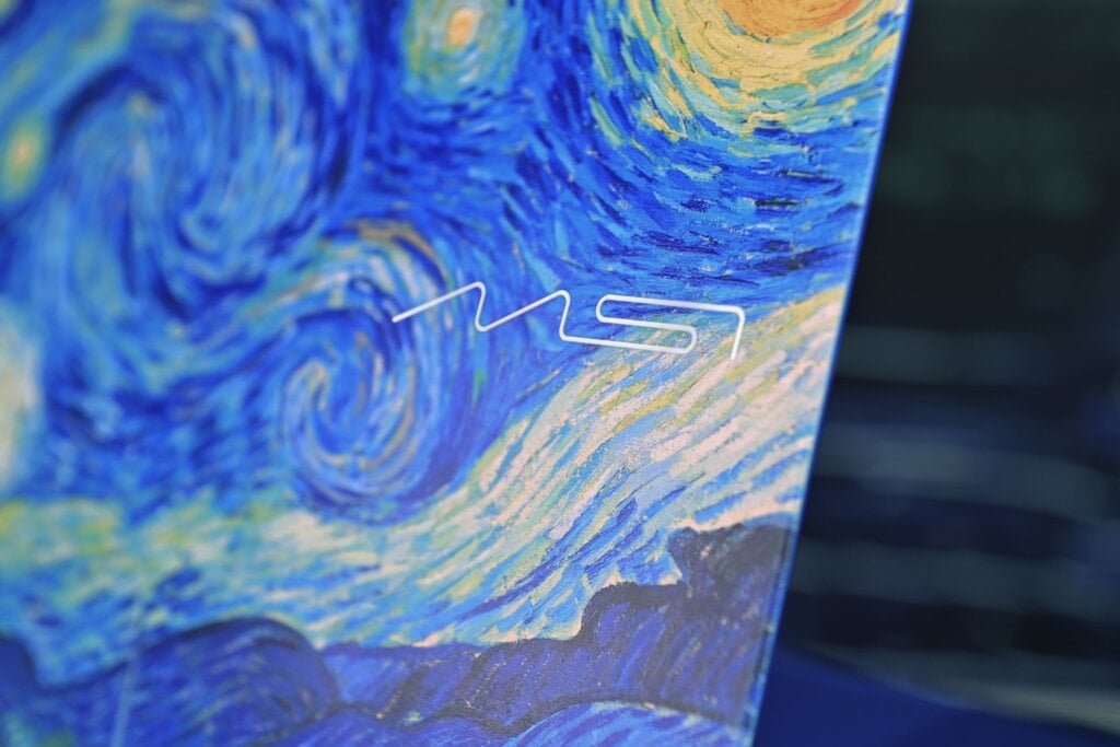 Prestige 14 Flip AI+ Vincent van Gogh Edition_Scenario Photo (16)