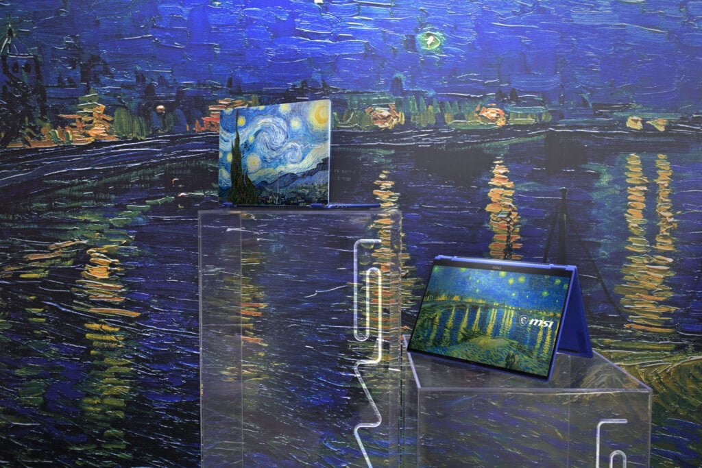 Prestige 14 Flip AI+ Vincent van Gogh Edition_Scenario Photo (4)