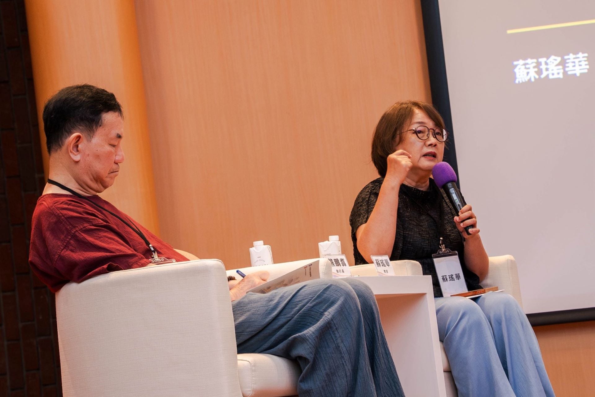 臺灣師範大學美術學系教授蘇瑤華建議,中油應透過說好自身故事,建立社會公共信任的「內部文化行動」。(©杜象藝術有限公司)