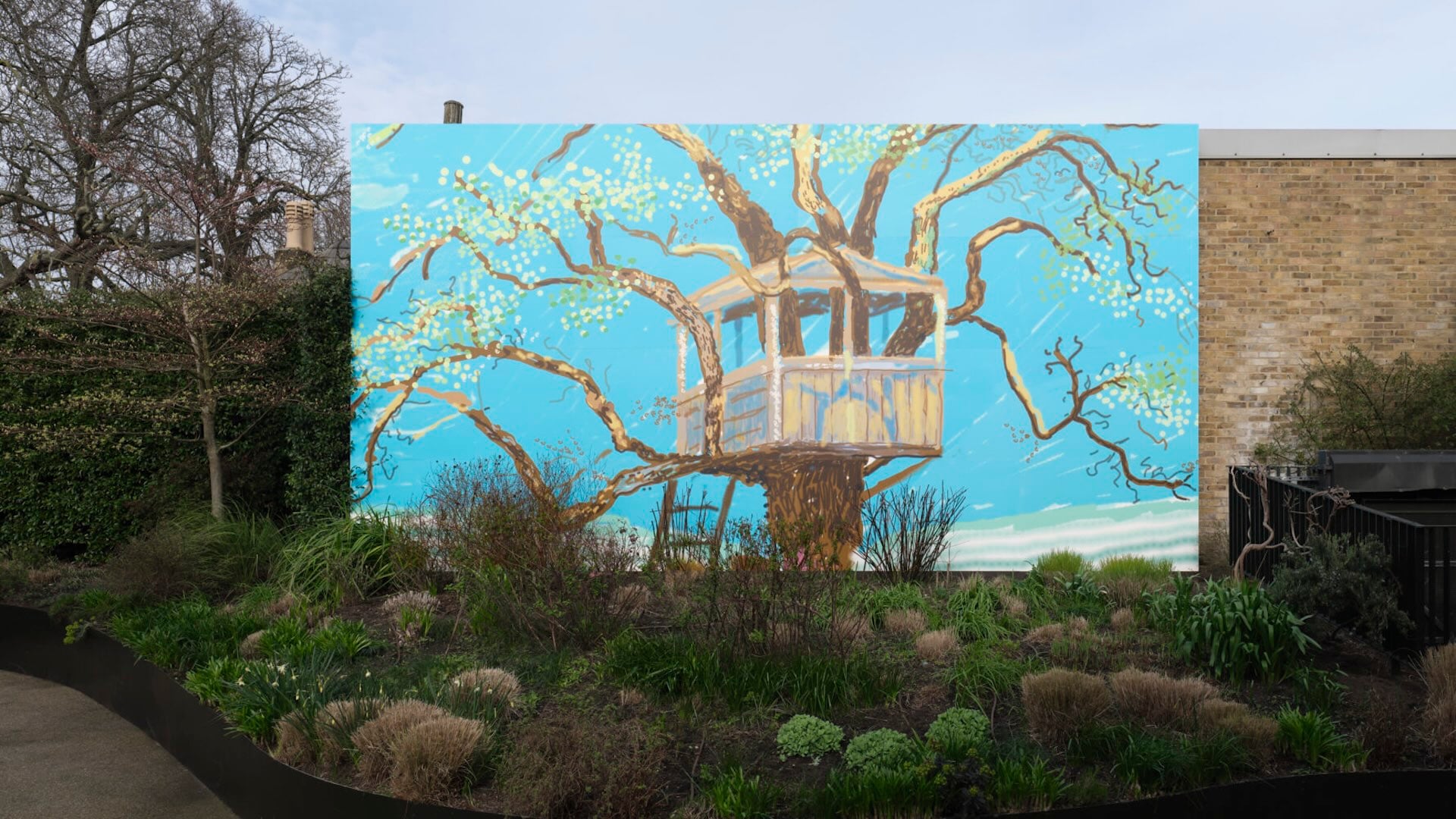 大衛・霍克尼（David Hockney），《諾曼第的一年》（A Year in Normandie，局部），2020–2021，2026年蛇形藝廊北館花園展覽現場。（攝影：George Darrell，© David Hockney）