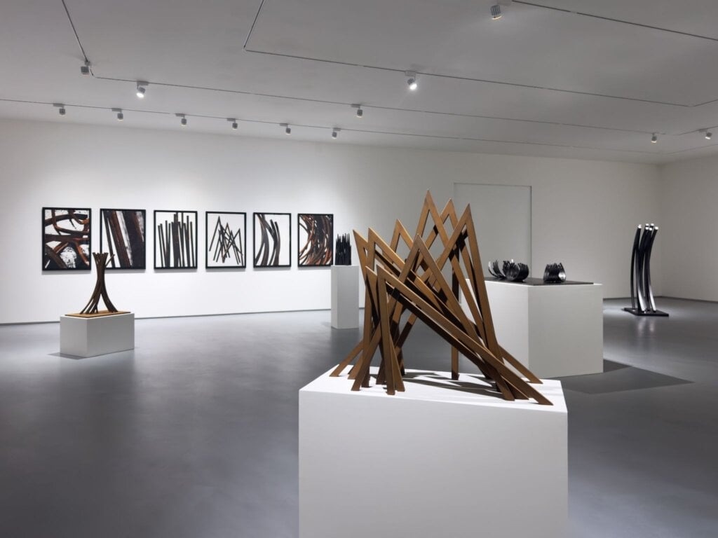 亞洲藝術中心「Bernar Venet: Indeterminate Radicality」展場一景。 （圖片提供：亞洲藝術中心）
