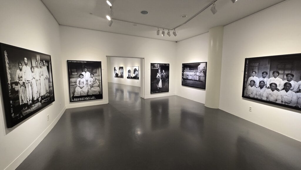 2026年大田國際攝影節「勞動」主題展展場一景。（攝影／高森信男）