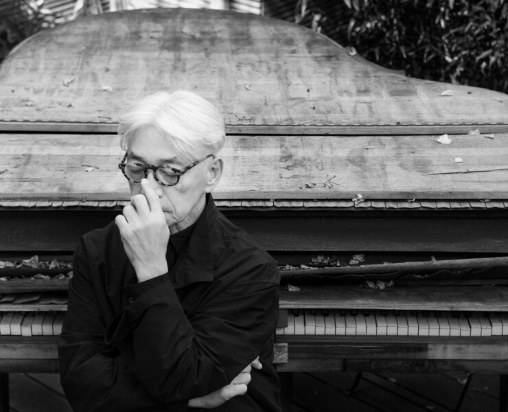 在空間中逼近聲音，在聲音中詰問時間：北美館「坂本龍一｜觀音．聽時」開幕，集結七組巨型裝置與珍貴文獻檔案