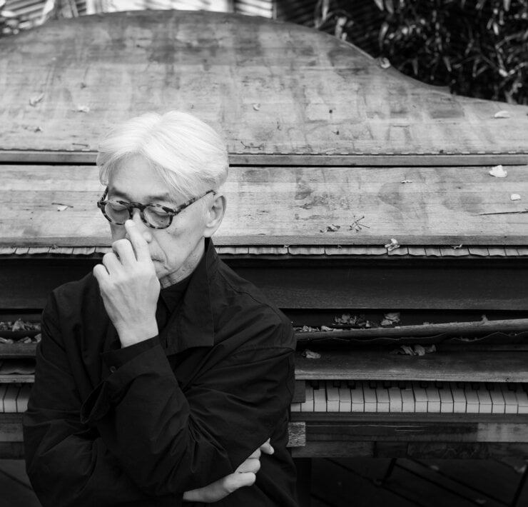 在空間中逼近聲音，在聲音中詰問時間：北美館「坂本龍一｜觀音．聽時」開幕，集結七組巨型裝置與珍貴文獻檔案