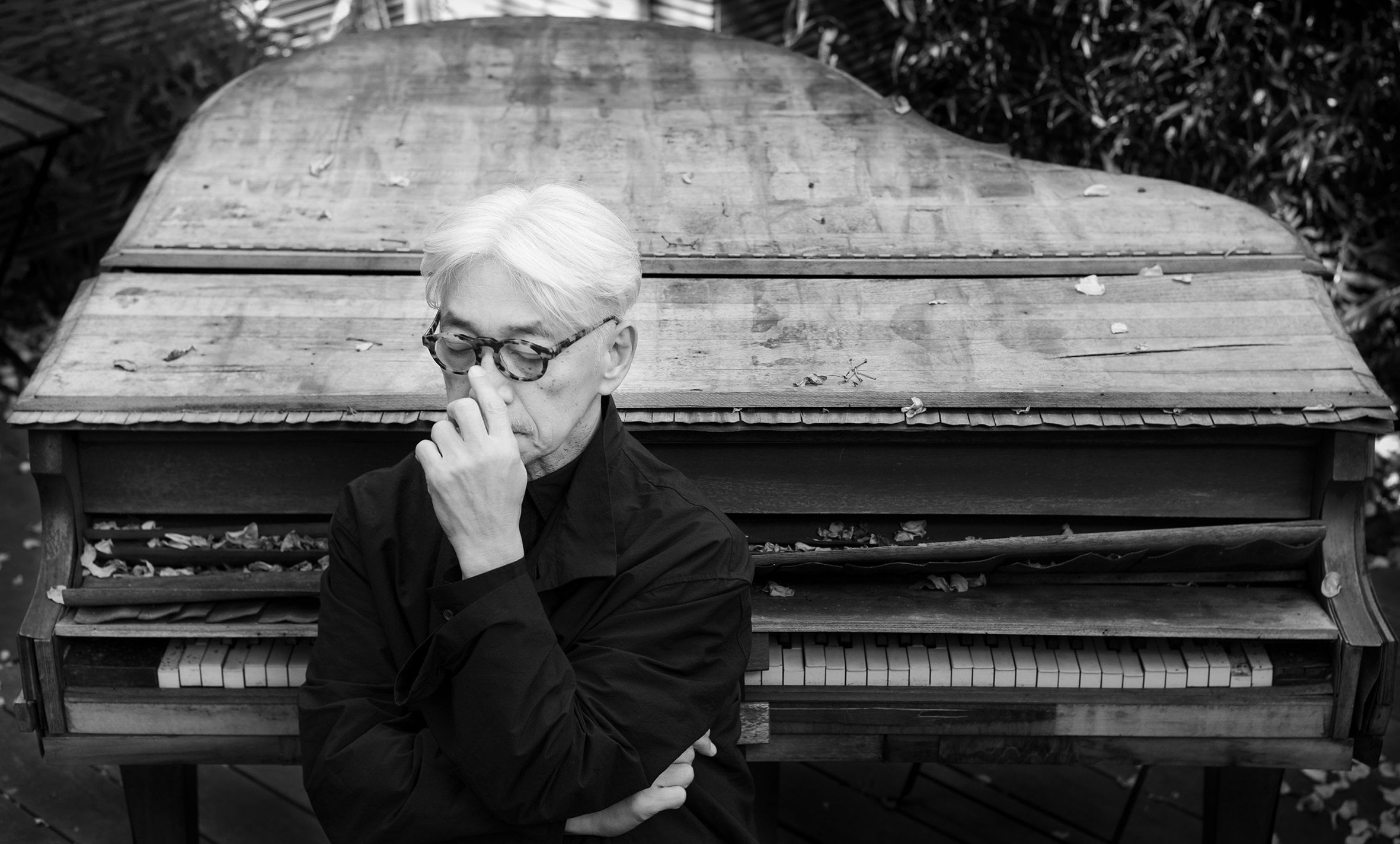 在空間中逼近聲音，在聲音中詰問時間：北美館「坂本龍一｜觀音．聽時」開幕，集結七組巨型裝置與珍貴文獻檔案