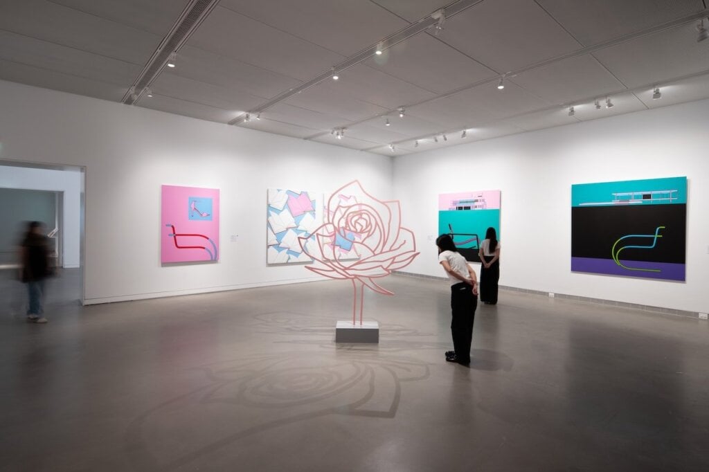 「日常・解碼」初次展出多件新作，展現麥可．克雷格－馬丁對日常物件的深刻思考。（© Michael Craig-Martin. 攝影／陳李視物，圖／高雄市立美術館）