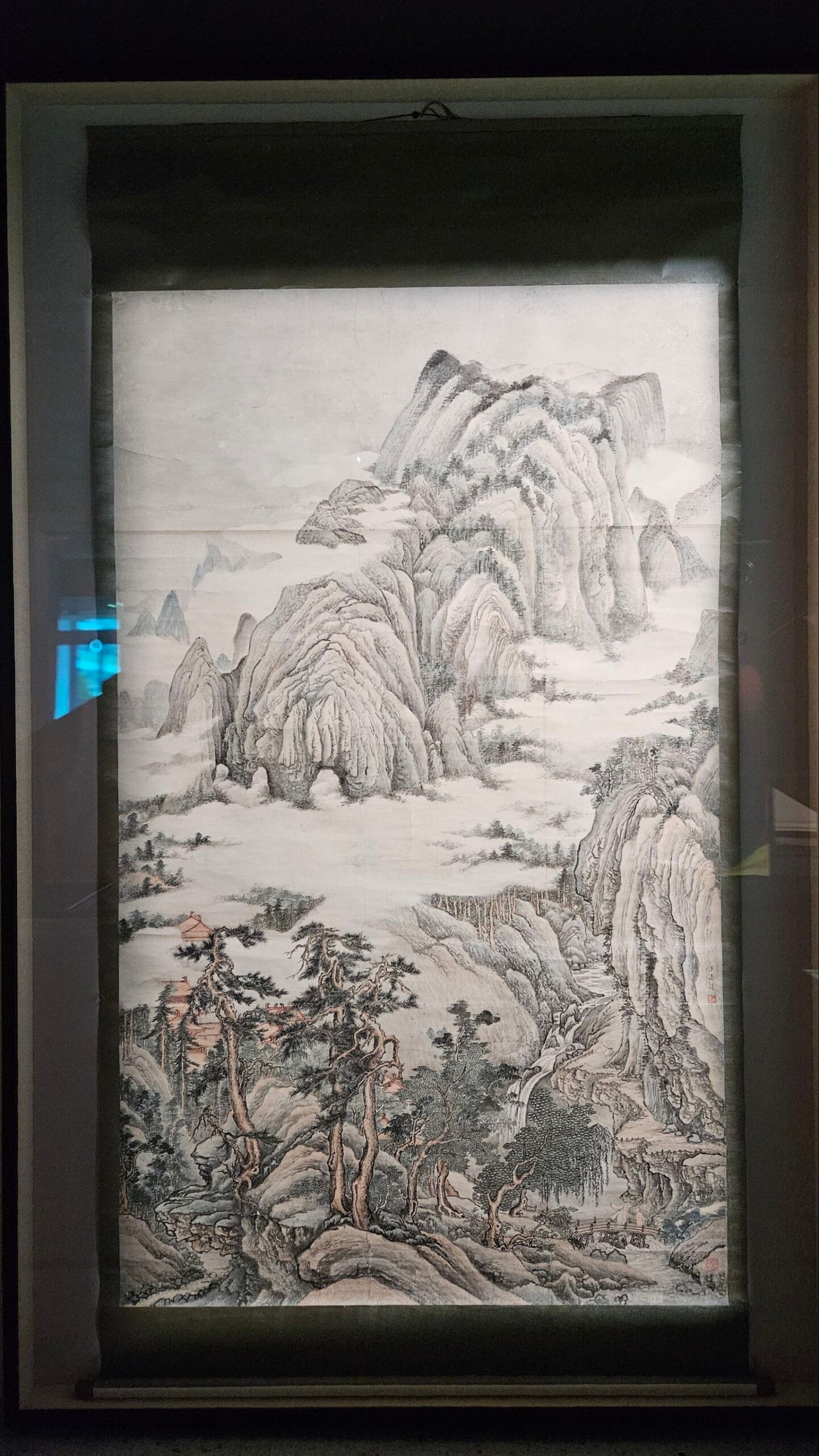 王壽蘐《山水》,創作年代不詳,220×133公分,水墨設色,國立歷史博物館藏。攝影/曾信容。
