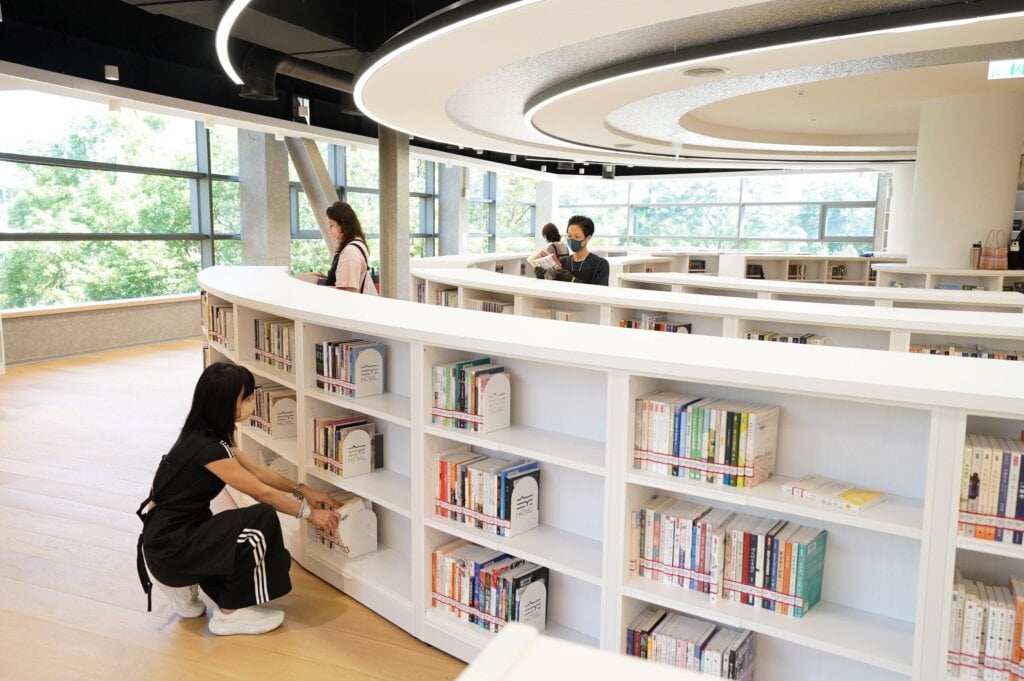 森林中的圖書館！新竹縣立總圖書館內部亮點空間搶先曝光 感受美的邂逅