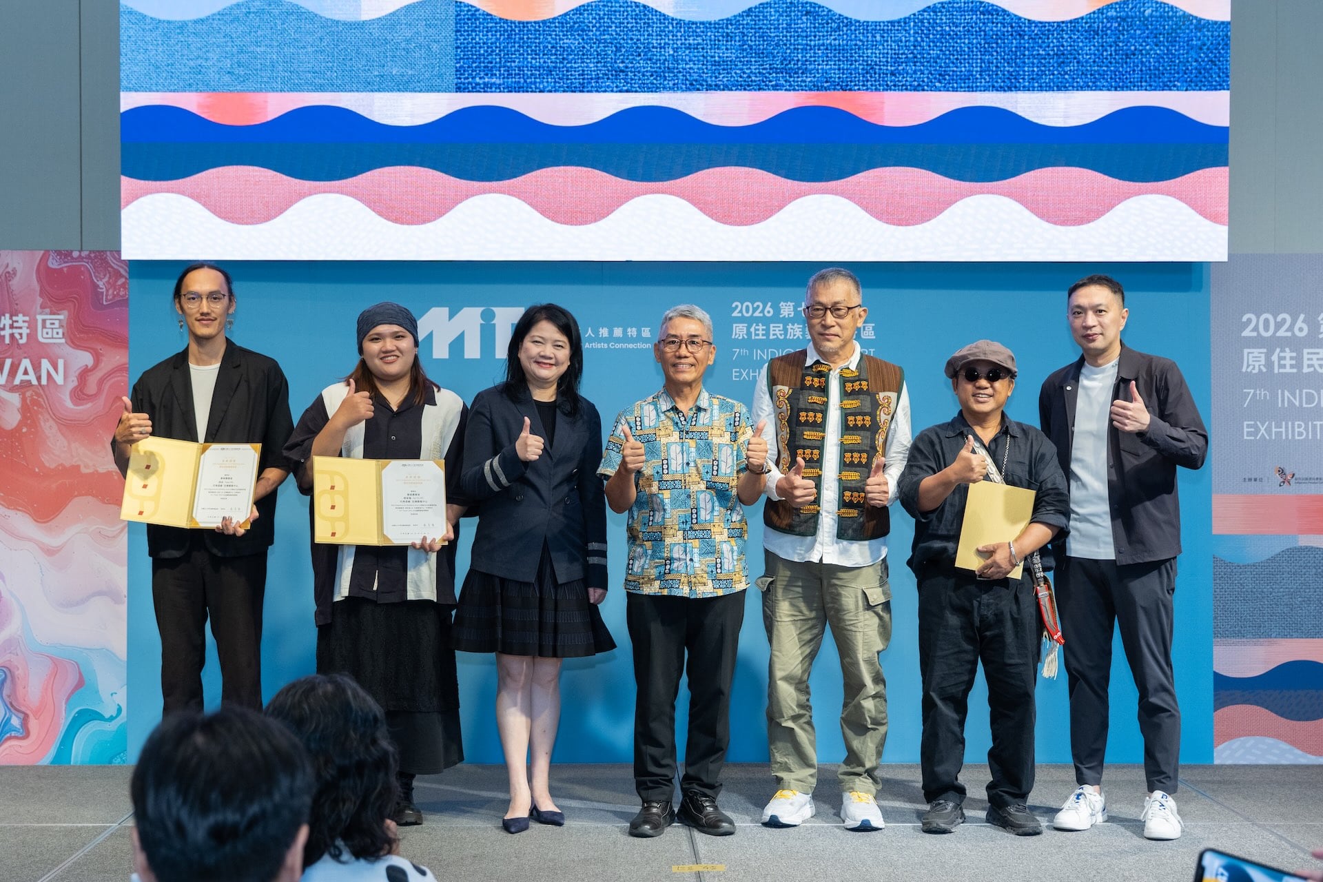 「2026 Made In Taiwan新人推薦特區」暨「原住民族藝術特區」記者會現場合影。（文化部提供）