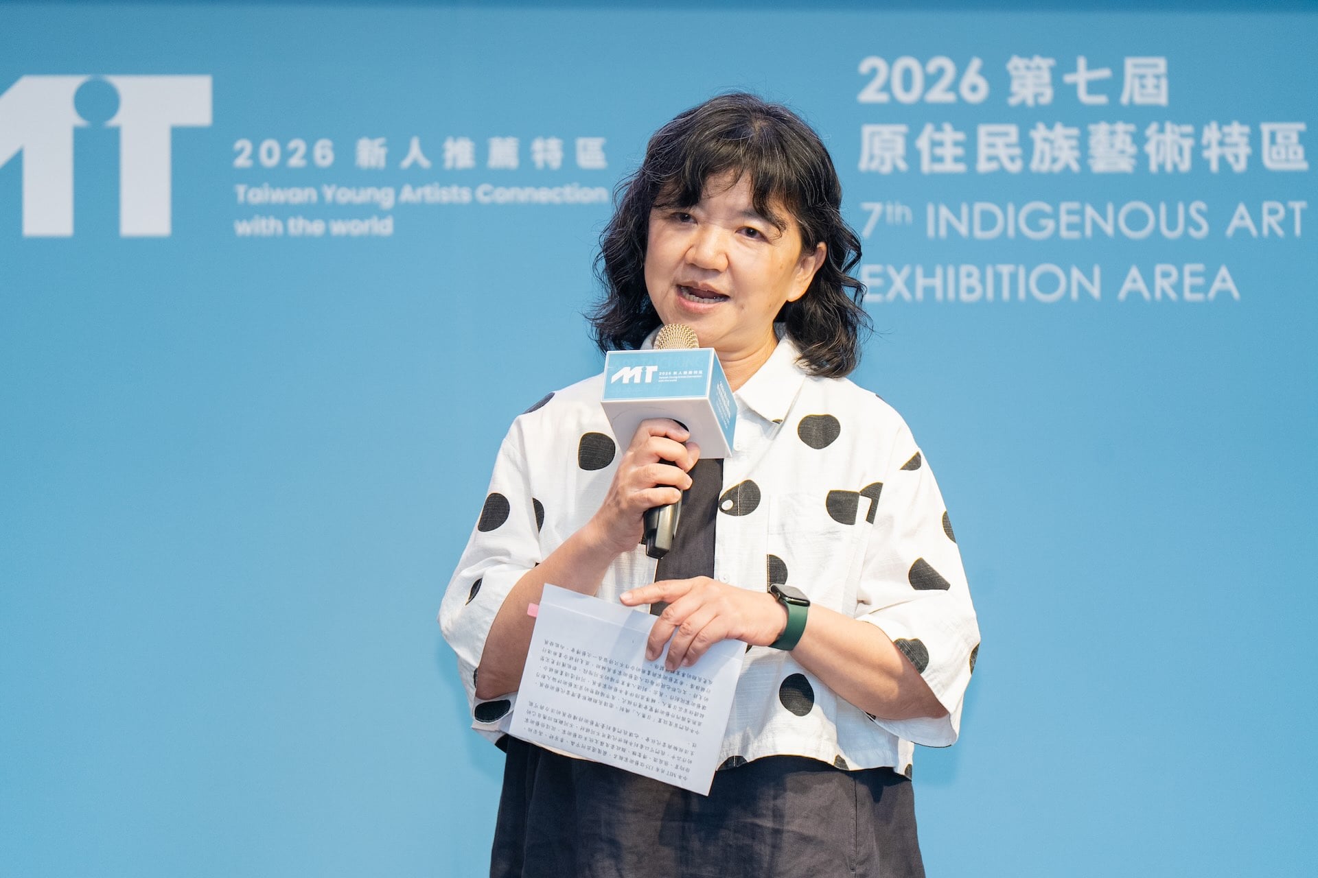 文化部政務次長李靜慧於「2026 Made In Taiwan新人推薦特區」暨「原住民族藝術特區」記者會致詞。（文化部提供）