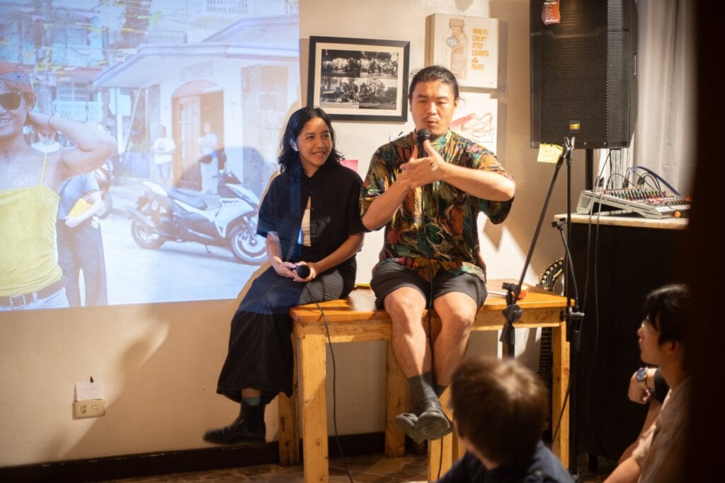 2026「藝術家實驗室」由客座策展人、臺灣劇場導演李銘宸與菲律賓藝術家奈絲．蘿柯（Ness Roque）共同策劃。圖為「亞當計畫」於馬尼拉活動現場。 ©️ Ralph Lumbres, Salikhain Kolektib and Para…