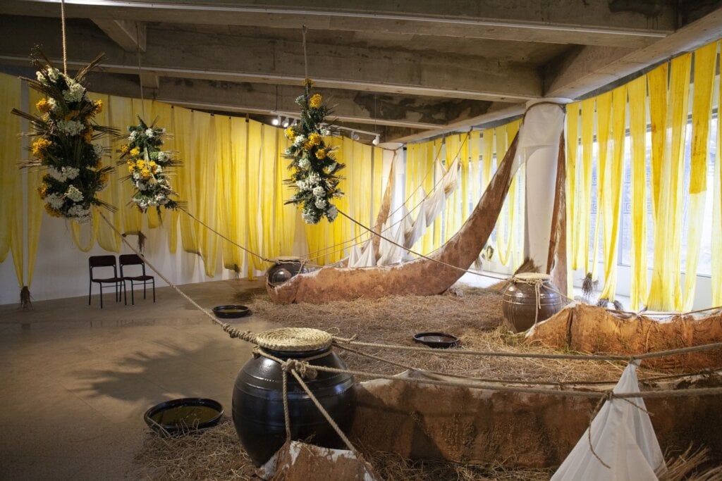 丹．李個展「36 Months of Loss」於首爾Art Sonje Center展出一景，2024。（藝術家、柏林Galerie Barbara Wien、Art Sonje Center提供，攝影／Seowon Nam）