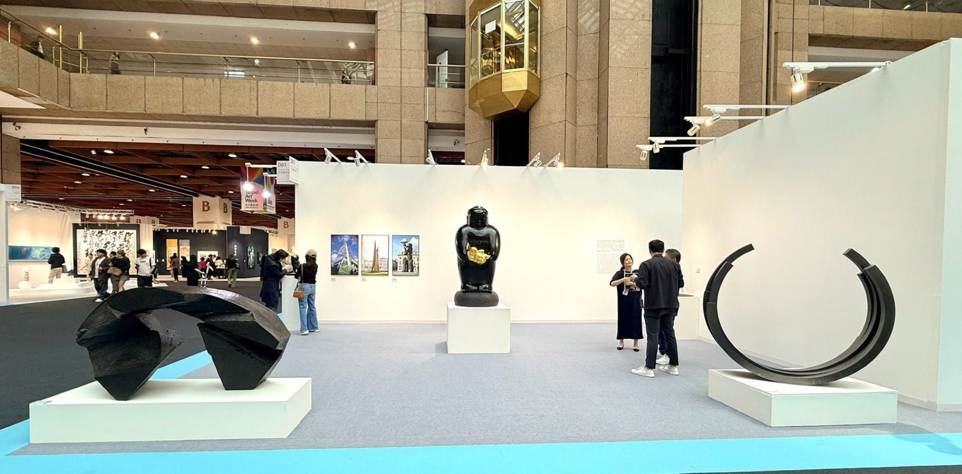 弎畫廊展位「魔毯-徐永旭個展」一景。(本刊資料室)