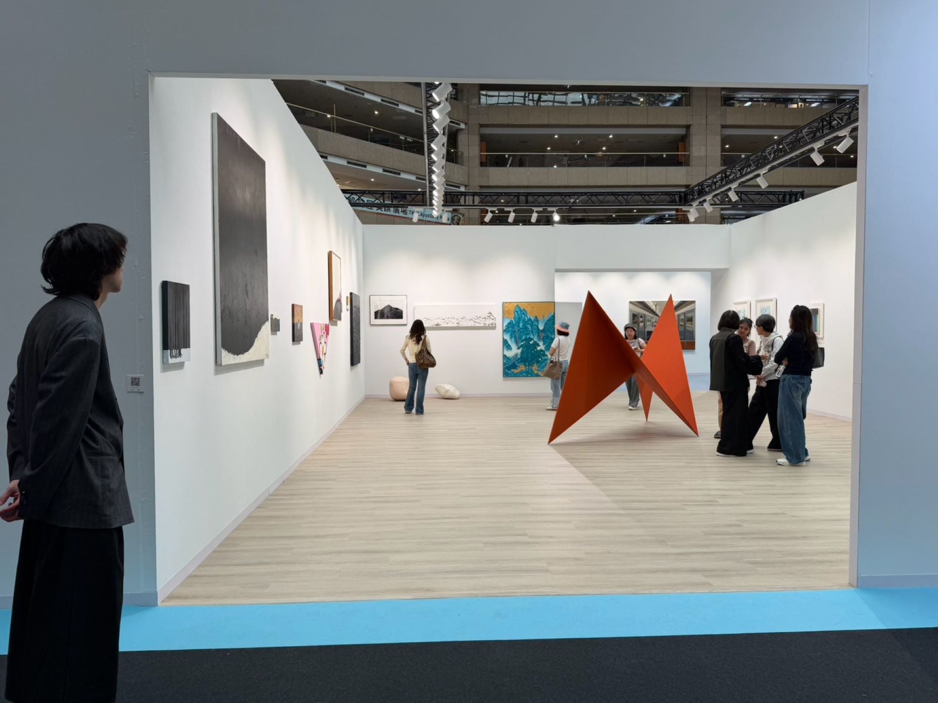 耿畫廊/ TKG+於2026 ART TAIPEI 展位現場一景。(本刊資料室)