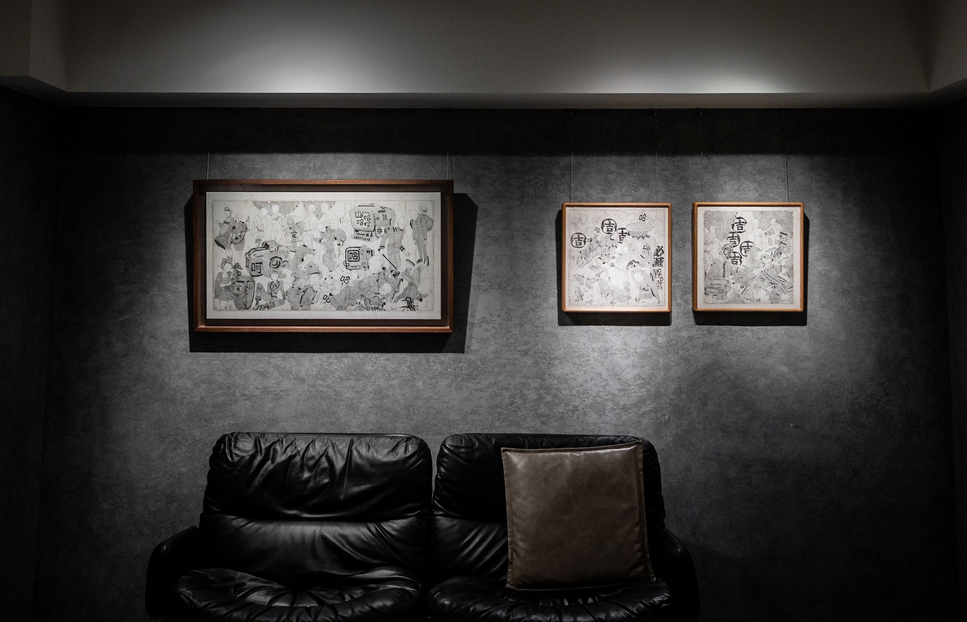 翁榛羚以「失敗的戀愛」為題，於異雲書屋舉辦個展，展覽現場一景。（攝影／Vincent Yang，異雲書屋提供）