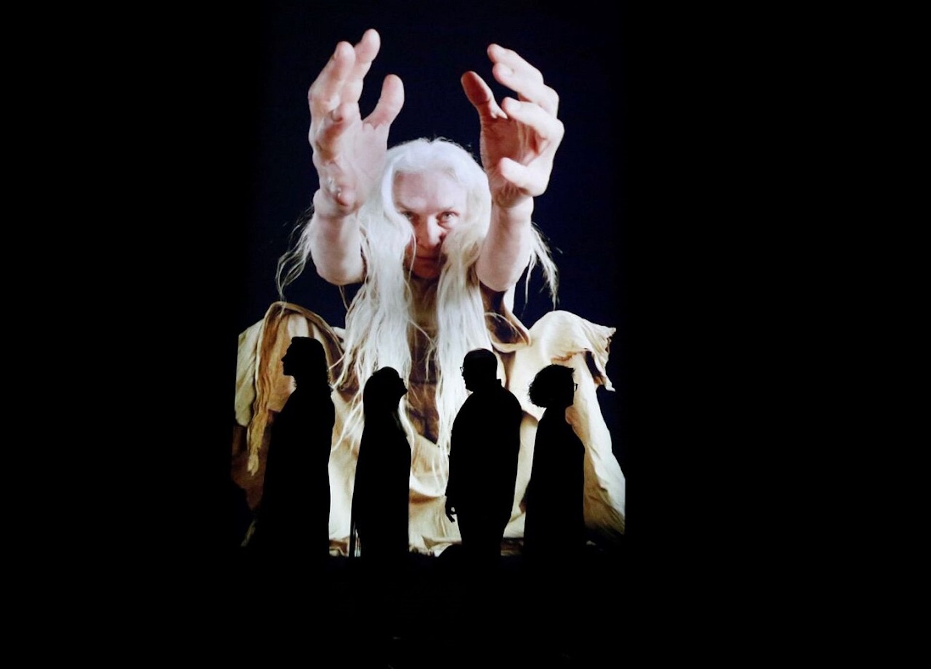 潔西・瓊斯（Jesse Jones）《顫抖吧，顫抖吧》（Tremble Tremble），2018年於愛爾蘭Project Arts Centre展出期間攝影。（攝影／Photocall Ireland）
