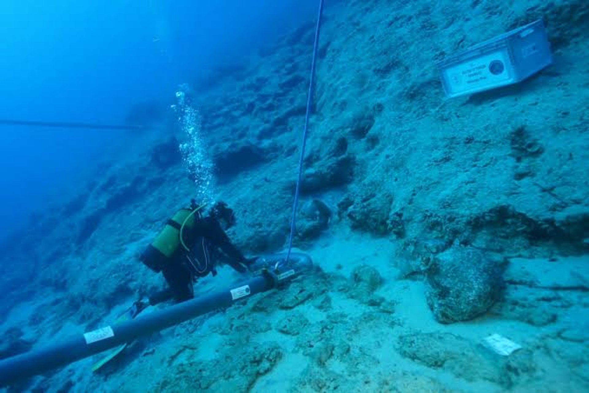 土耳其南部安塔利亞(Antalya)近海發現一處距今約4400至4700年的沉船遺址。(圖片:土耳其文化部)
